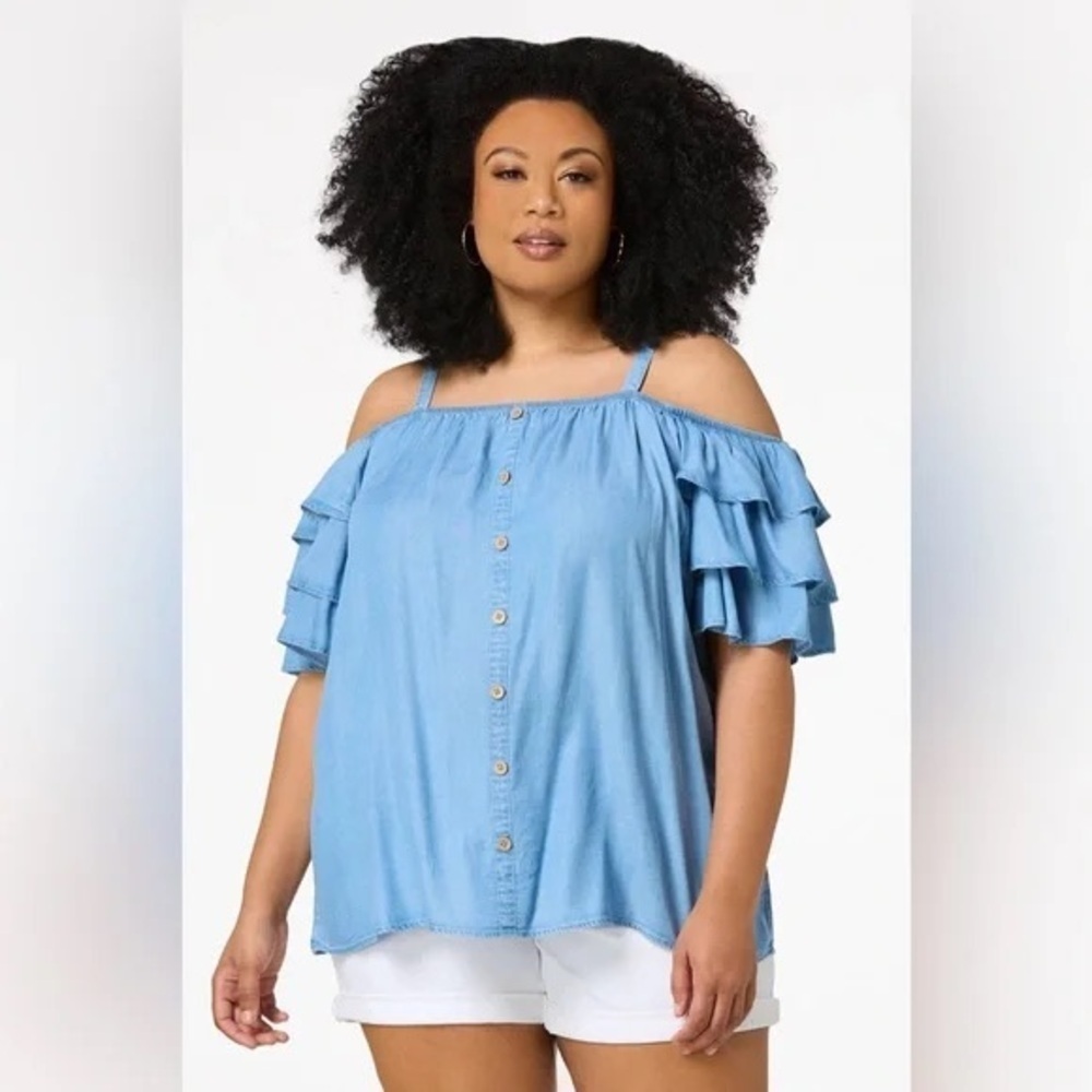 PLUS SIZE RUFFLED COLD SHOULDER TOP LIGHT WASH DENIM